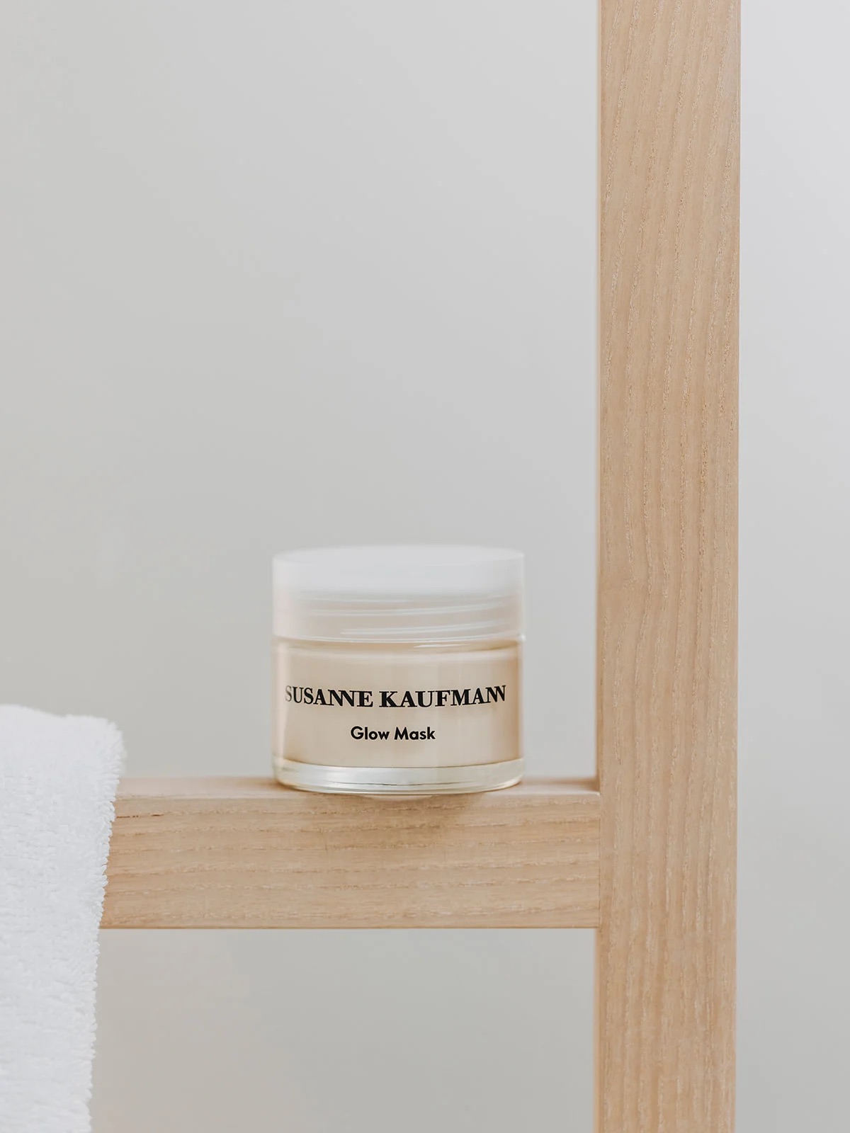 glow-mask-susanne-kaufmann